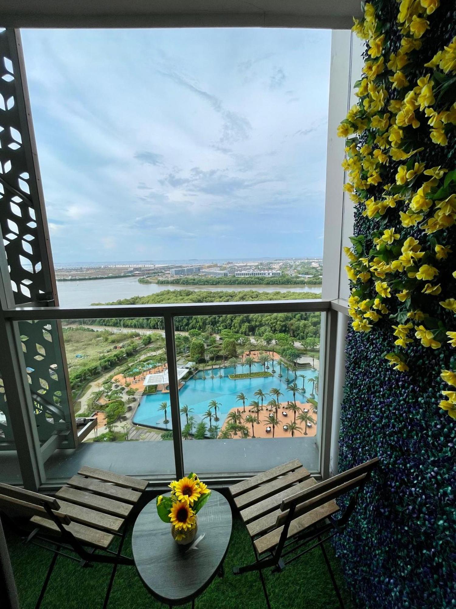 Studio Sea View Apartment At Gold Coast Pik By Mysweethome Yakarta Exterior foto